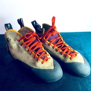 Evolv Astroman High Top Climbing Shoes GUC 7.5